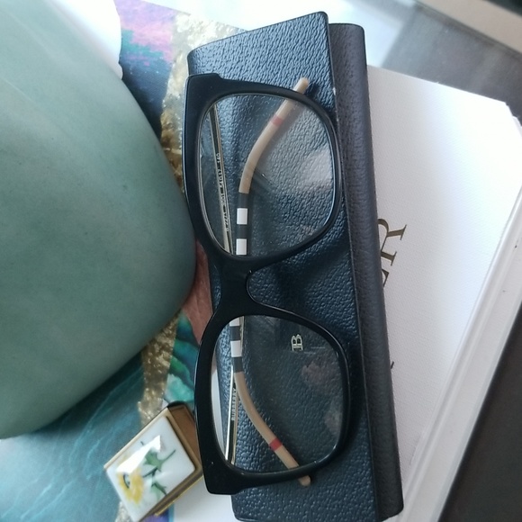 Burberry Made in Italy Eyewear & Case - Picture 3 of 16